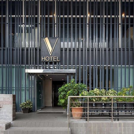 V Hotel Manila Exteriör bild