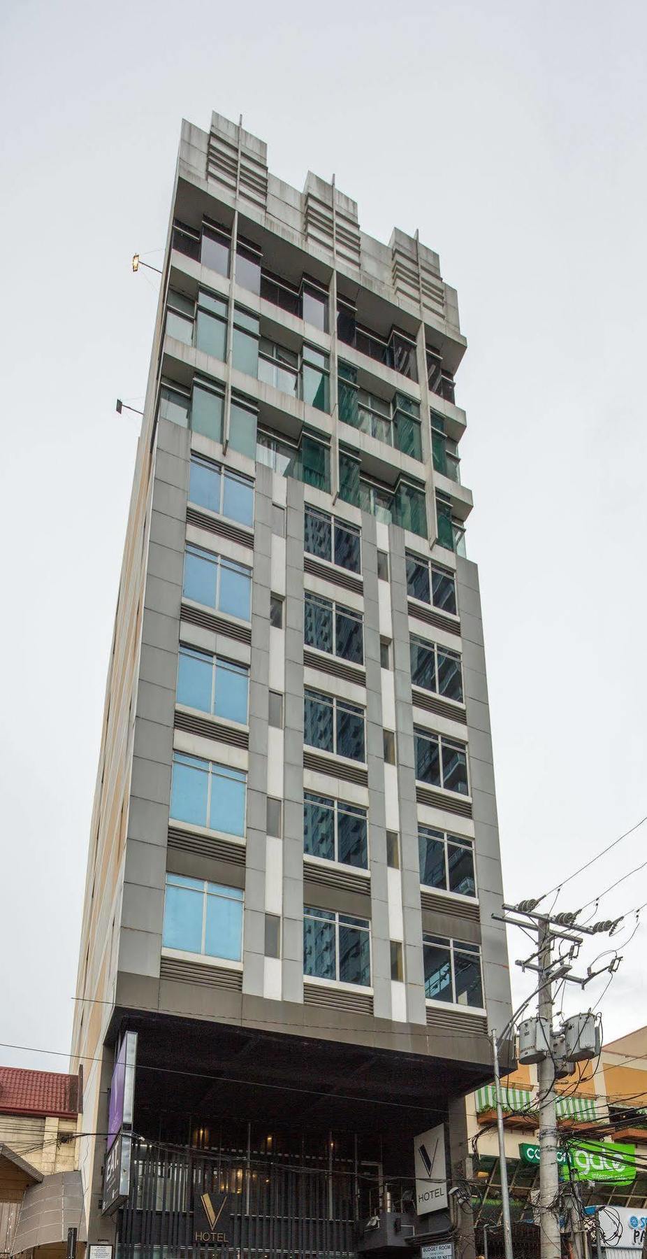 V Hotel Manila Exteriör bild